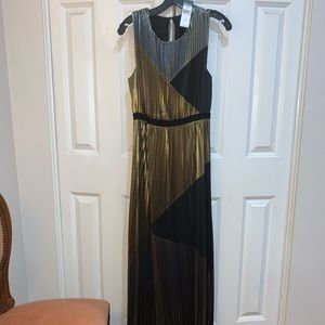ELEGANT LONG DRESS / BCBG MAXAZRIA / NEW GARMENT